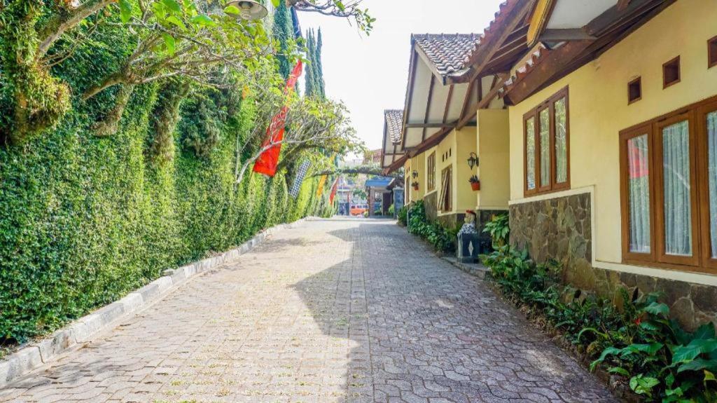 Oyo 1488 Hotel Cemara Asri Lembang Εξωτερικό φωτογραφία