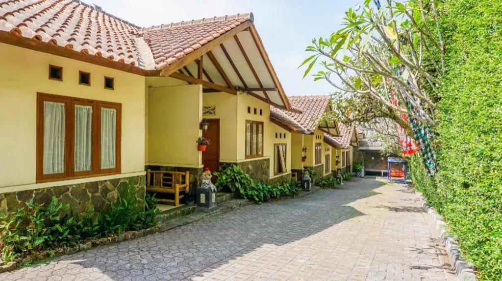 Oyo 1488 Hotel Cemara Asri Lembang Εξωτερικό φωτογραφία